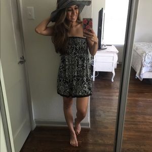 Adorable beach coverup, White House, Black Market